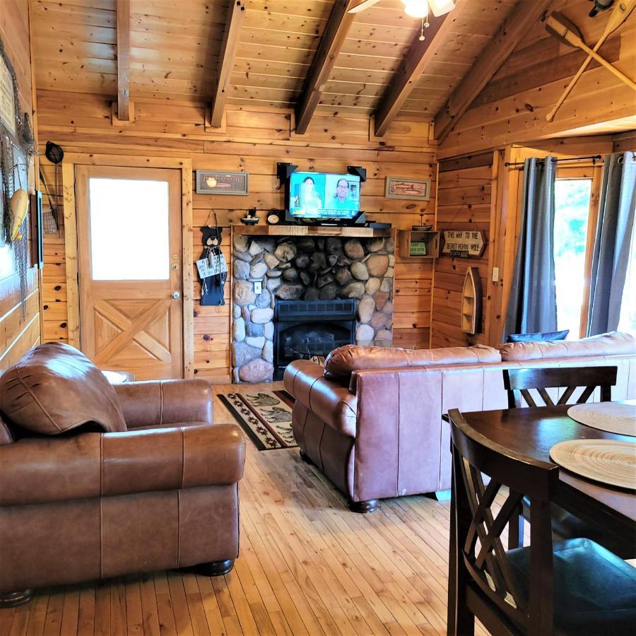 Skinny Dippin'-River Front- Free Tickets-Dog Friendly-Sleeps 6 Pigeon Forge Dış mekan fotoğraf