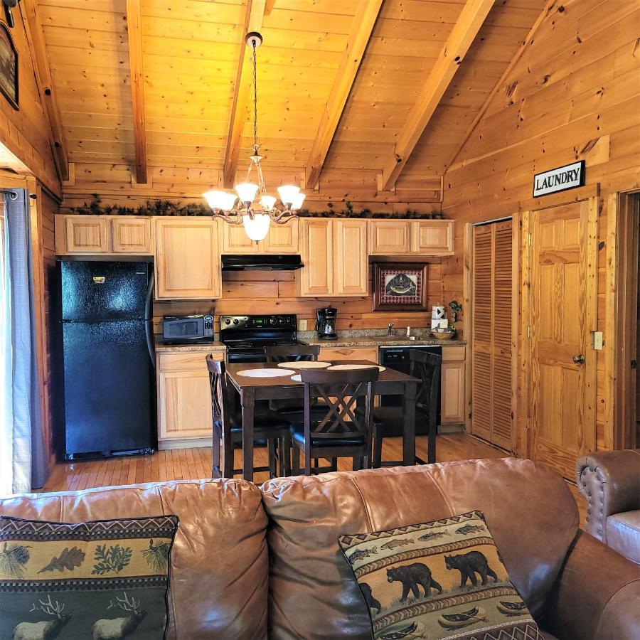 Skinny Dippin'-River Front- Free Tickets-Dog Friendly-Sleeps 6 Pigeon Forge Dış mekan fotoğraf