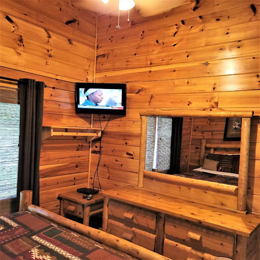 Skinny Dippin'-River Front- Free Tickets-Dog Friendly-Sleeps 6 Pigeon Forge Dış mekan fotoğraf