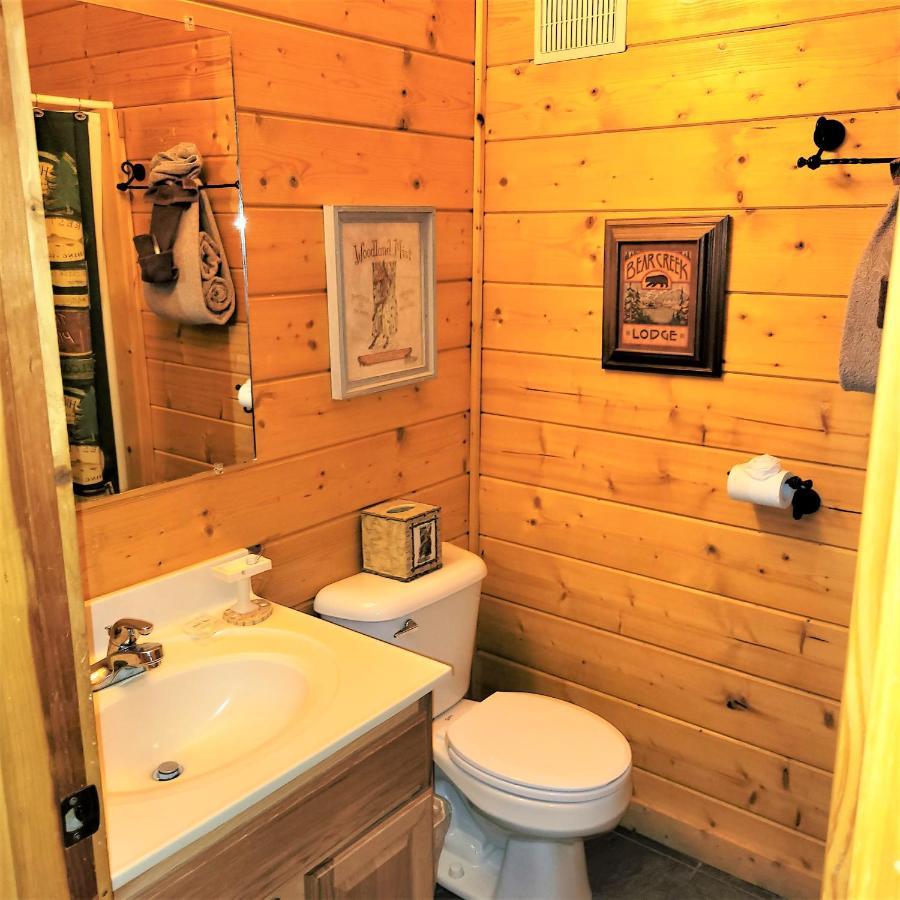 Skinny Dippin'-River Front- Free Tickets-Dog Friendly-Sleeps 6 Pigeon Forge Dış mekan fotoğraf