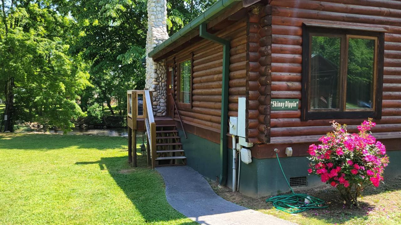 Skinny Dippin'-River Front- Free Tickets-Dog Friendly-Sleeps 6 Pigeon Forge Dış mekan fotoğraf
